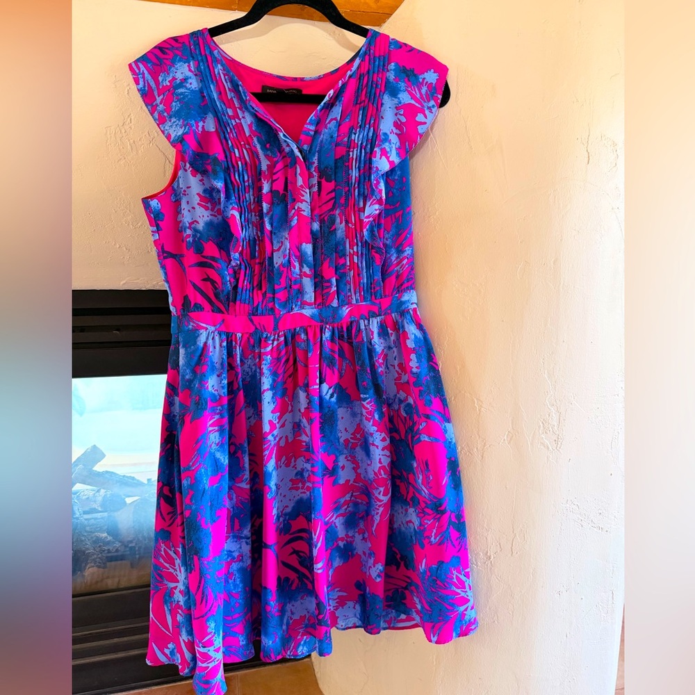 Fun and bright dress, perfect for wedding/shower or summer cocktail party!